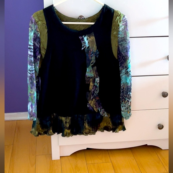 Elegant Evening Look Embelished Top - Picture 3 of 5